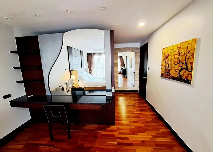 Luxurious 2-bedroom With Pool View Near Bts Ekkamai Station * バンコク都