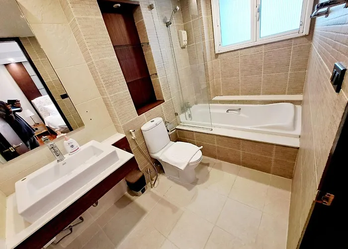 別荘 Luxurious 2-bedroom With Pool View Near Bts Ekkamai Station バンコク都