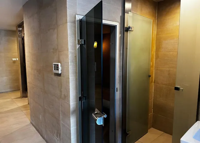 別荘 Luxurious 2-bedroom With Pool View Near Bts Ekkamai Station バンコク都