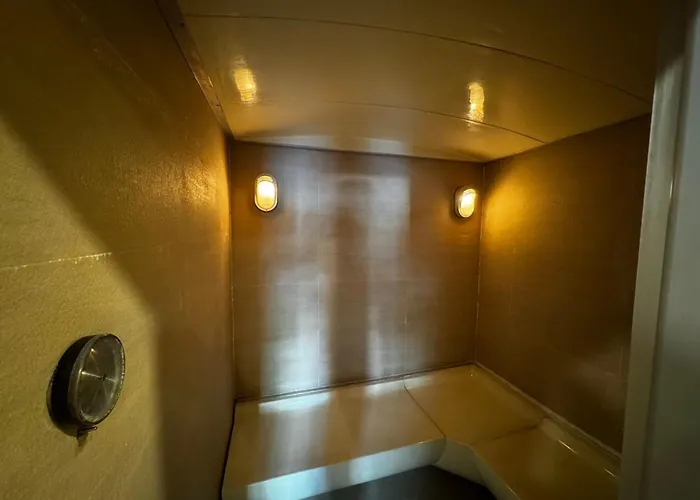 別荘 Luxurious 2-bedroom With Pool View Near Bts Ekkamai Station バンコク都