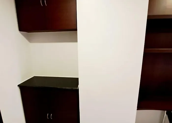 Luxurious 2-bedroom With Pool View Near Bts Ekkamai Station 別荘