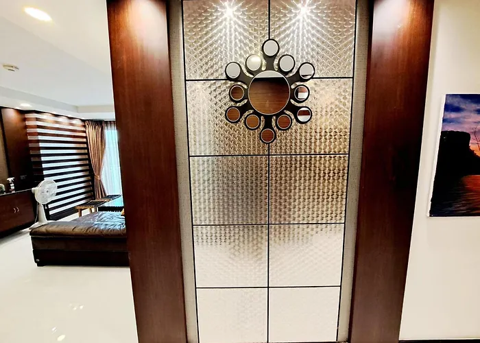 別荘 Luxurious 2-bedroom With Pool View Near Bts Ekkamai Station *
