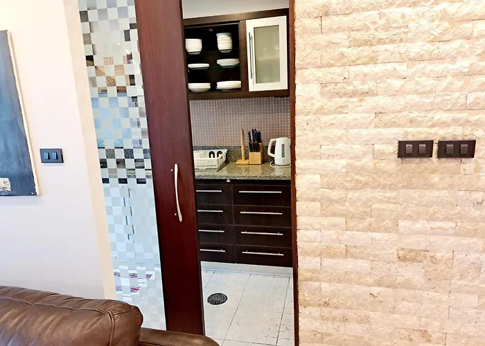 別荘 Luxurious 2-bedroom With Pool View Near Bts Ekkamai Station バンコク都
